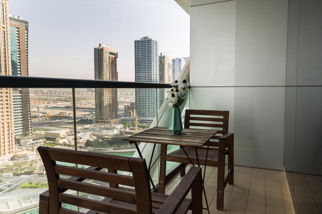 Higuests - Cozy Studio With Panoramic Views On The Lake Daire Dubai Dış mekan fotoğraf