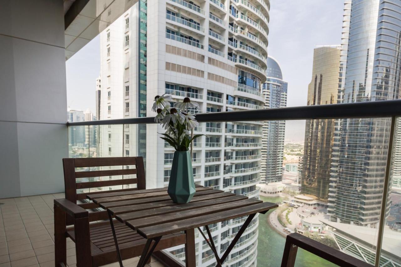 Higuests - Cozy Studio With Panoramic Views On The Lake Daire Dubai Dış mekan fotoğraf