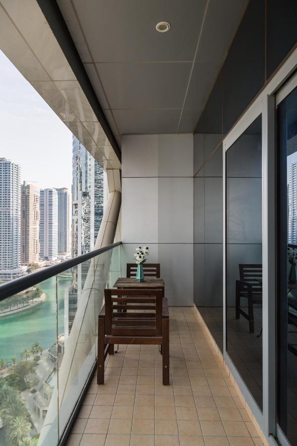 Higuests - Cozy Studio With Panoramic Views On The Lake Daire Dubai Dış mekan fotoğraf
