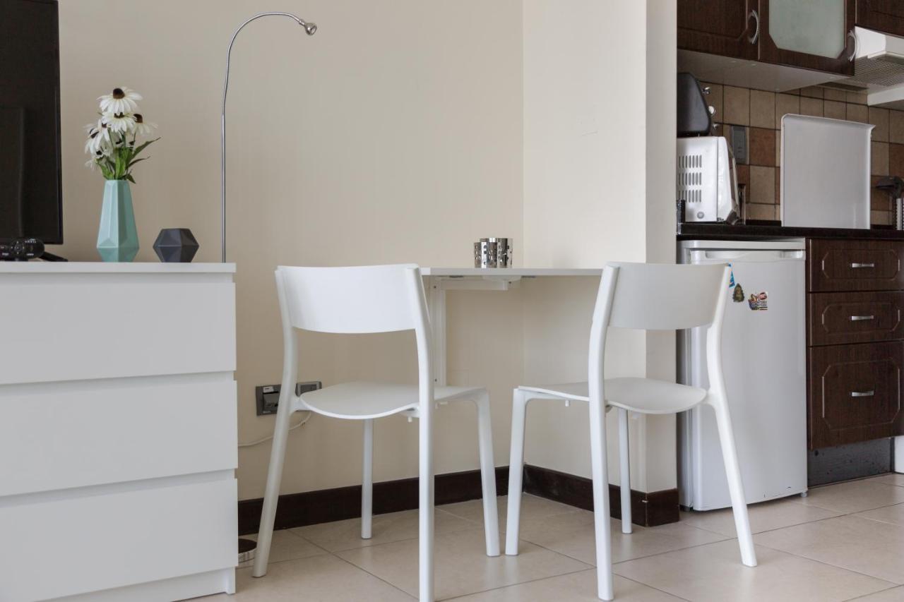 Higuests - Cozy Studio With Panoramic Views On The Lake Daire Dubai Dış mekan fotoğraf