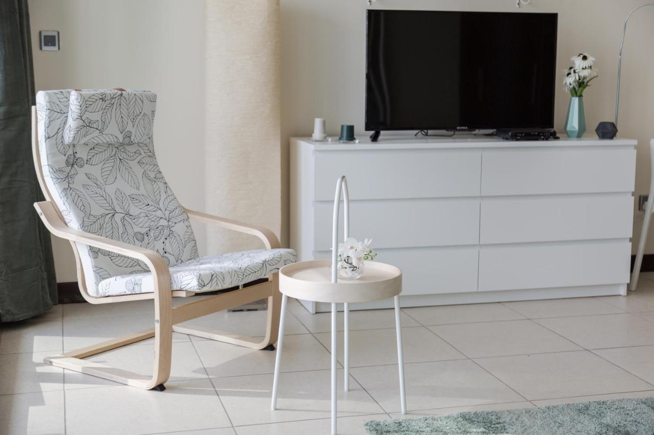 Higuests - Cozy Studio With Panoramic Views On The Lake Daire Dubai Dış mekan fotoğraf